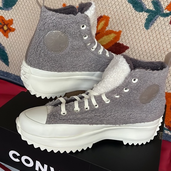 Converse 172202C
RUN STAR HIKE HI
VAPOR MAUVENECHETNIOLET ORE
Men’s platforms - Picture 11 of 16